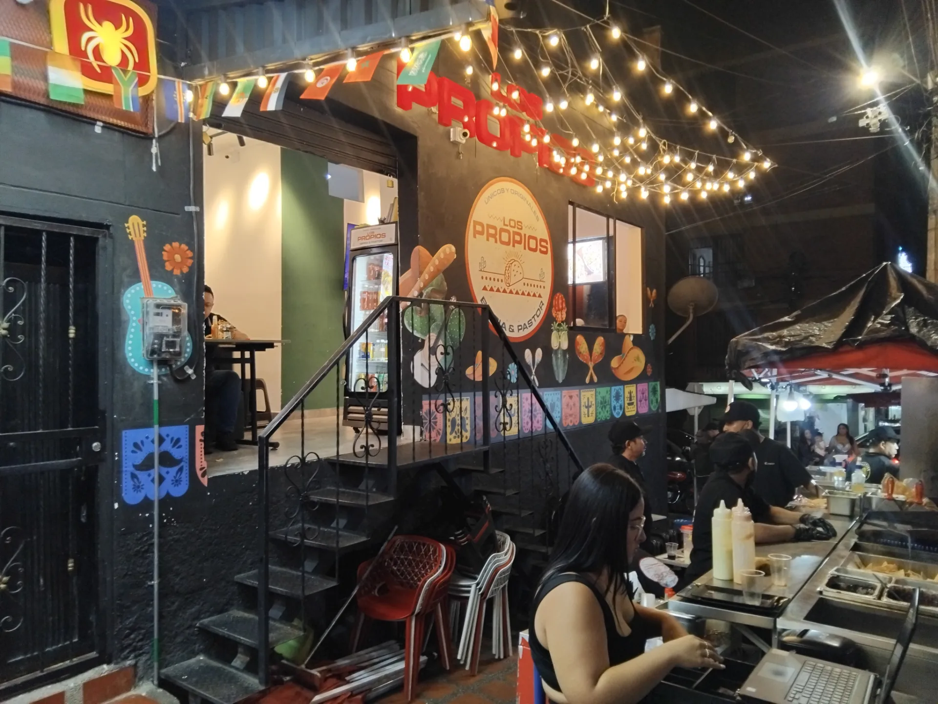 Los Propios Tacos